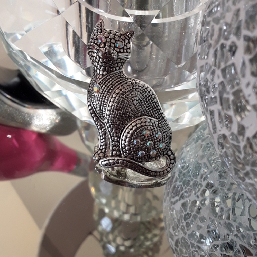 GORGEOUS BROOCH - Picture 2 of 3